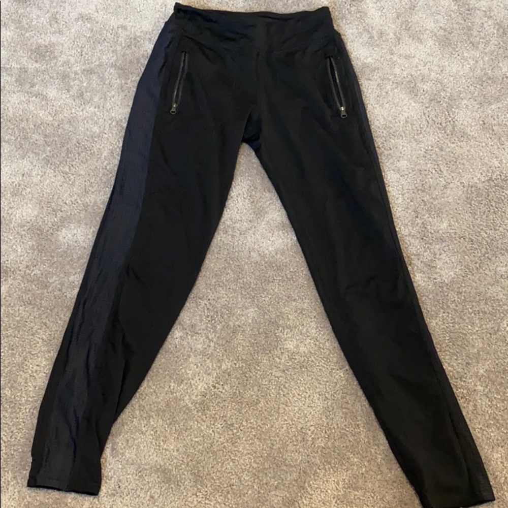 Lululemon on the fly jogger.
